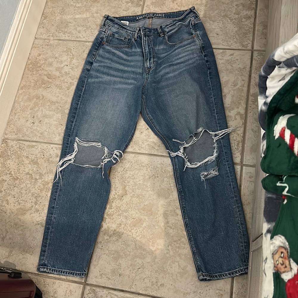 AMERICAN EAGLE Mom Jeans Strigid